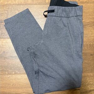 lululemon women’s on the fly pants in grey, size 6